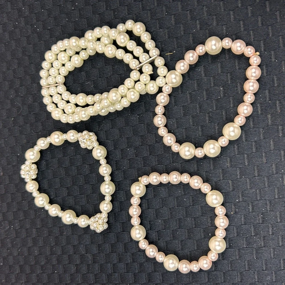 Lot of 4 Faux Pearl Stretch Bracelets Cream‎ Pink Rhinestone Beaded Jewelry Set